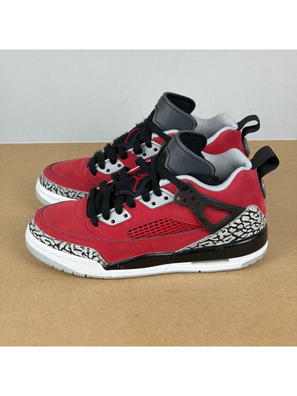 Air Jordan Spizike Low Toro Gym Red Wolf Grey Athletic Shoes Youth 4Y Lace Up